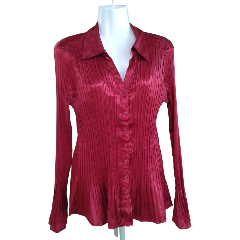 Tailor B. Moss V Neck Red Pleated Button-Down Bell Sleeved Shirt - Picture 9 of 10